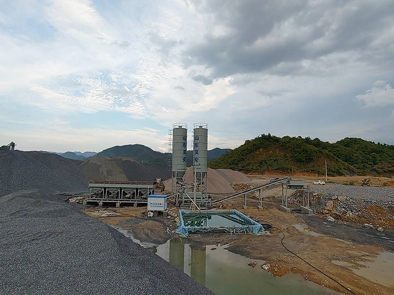 WDJ300型水稳拌和站配立式仓